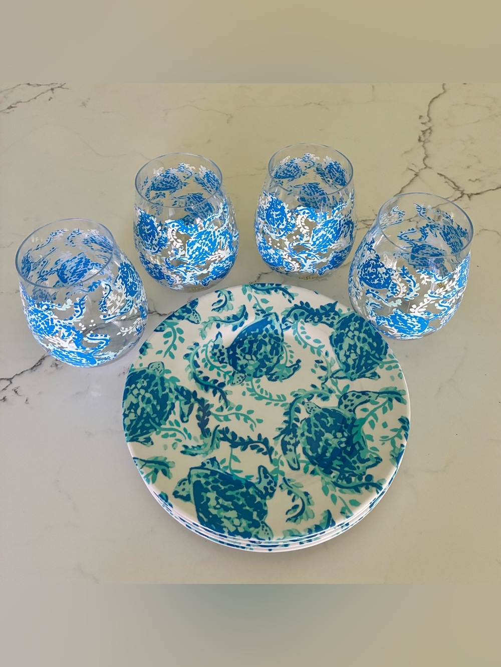 Lilly Pulitzer "Turtley Awesome" Melamine Plates & Acrylic Wine Glass Set (8 Pc)